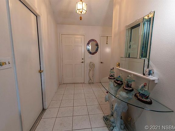 5th image of 808 Pine Shores Cir