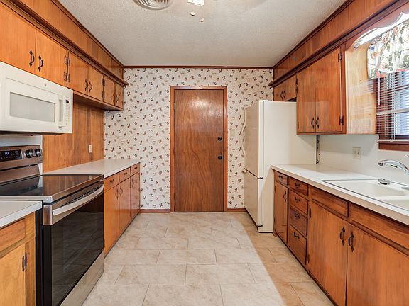 2nd image of 2302 55th St
