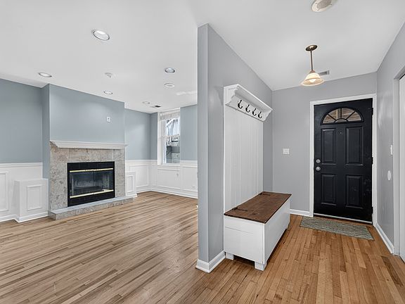 4th image of 1629 N Clybourn Ave #G