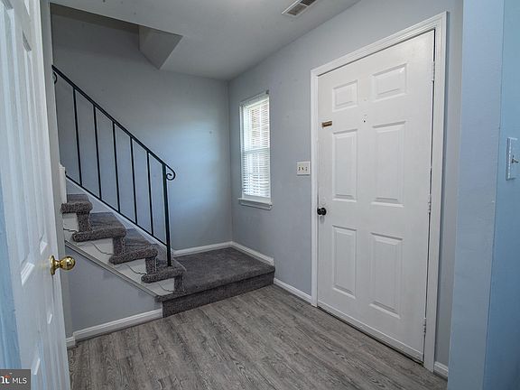 2nd image of 130 Oak Dr