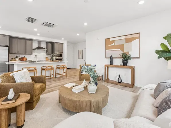 2802 Tradewind Dr, Alameda, CA 94501