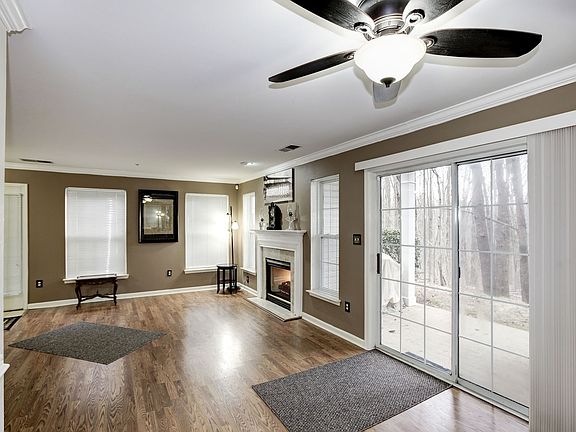 5th image of 6604 Netties Ln #104