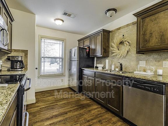 5th image of 2401 S 11th Pl