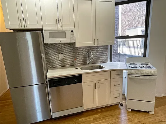 Rented by J PRESTON AND ASSOCIATES INC | media 10