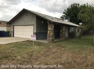 220 E Mountain View Ave, Porterville, CA 93257