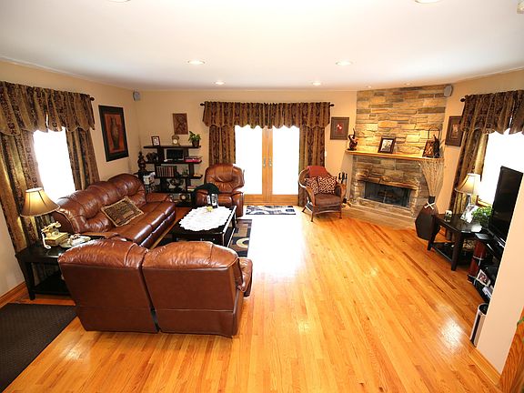 4th image of 7334 W Summerdale Ave