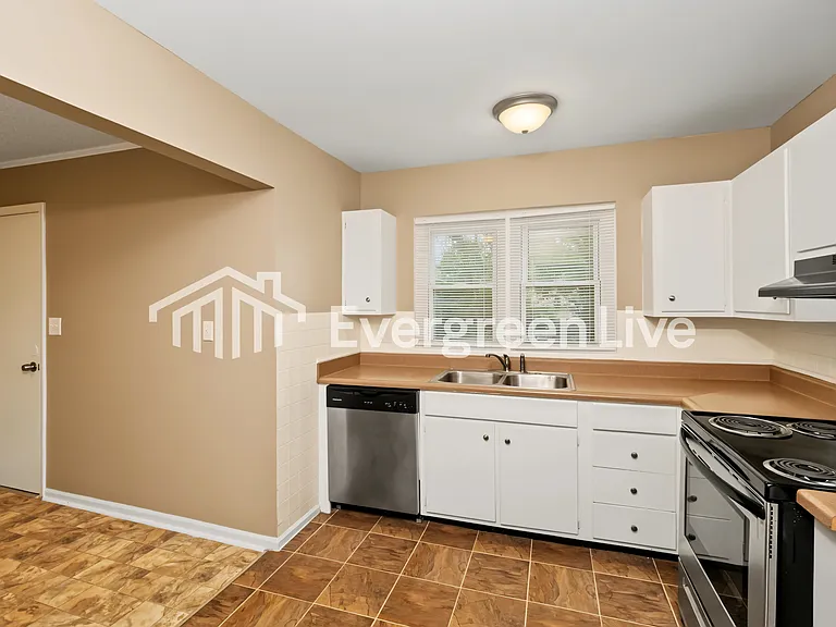 8104 E 90th Ter — Photo 7