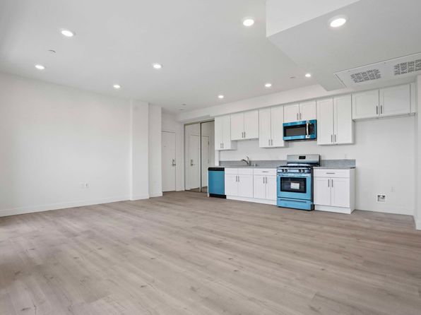 8801 Van Nuys Blvd #504