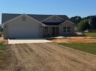 2915 E 2090th Rd, Hugo, OK 74743