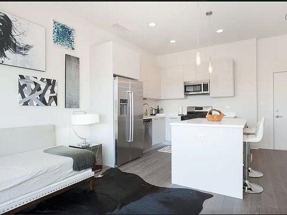 2nd image of 857 N Franklin St #1409