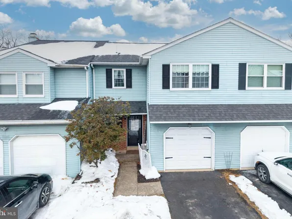 227 Jonathan Dr, North Wales, PA 19454