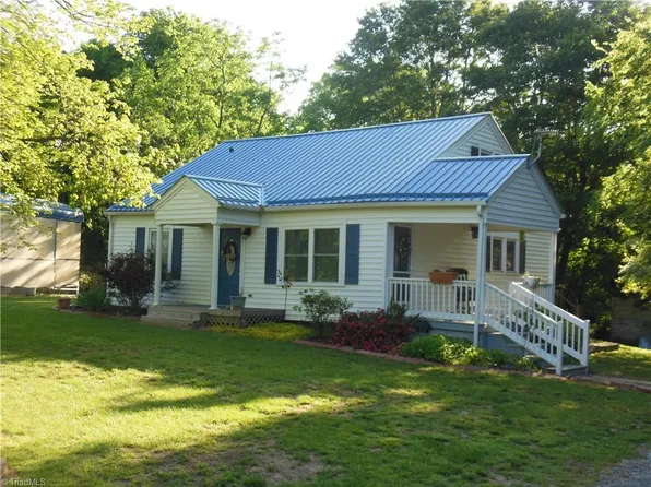 1461 Northview Church Rd, Sandy Ridge, NC 27046