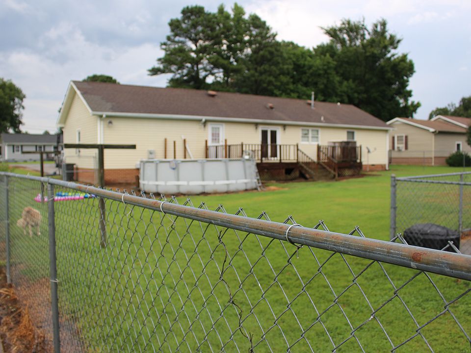 2nd image of 1307 Satterfield Dr