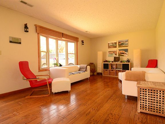 2nd image of 700 Broce Dr