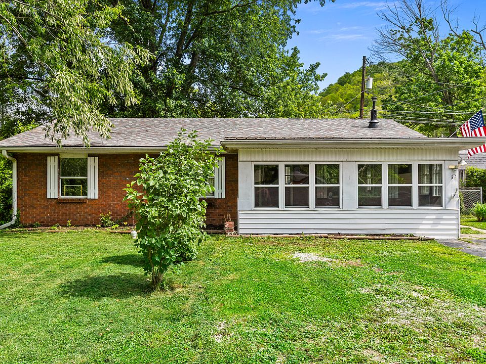 1st image of 301 Park Side Ct