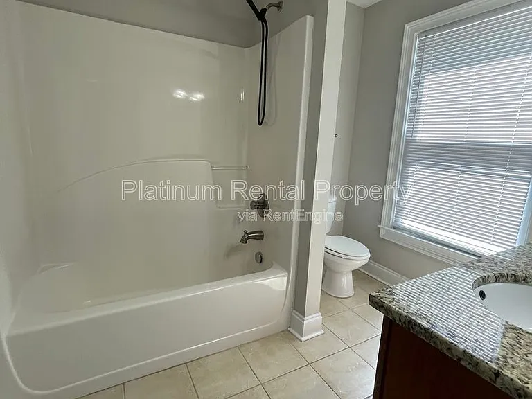 750 Terry St SE — Photo 32