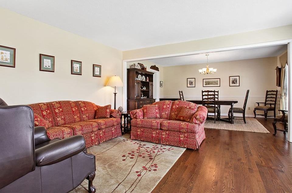 10700 Bridlespur Dr, Kansas City, MO 64114 Zillow