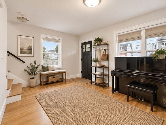 4th image of 35 Thomas St