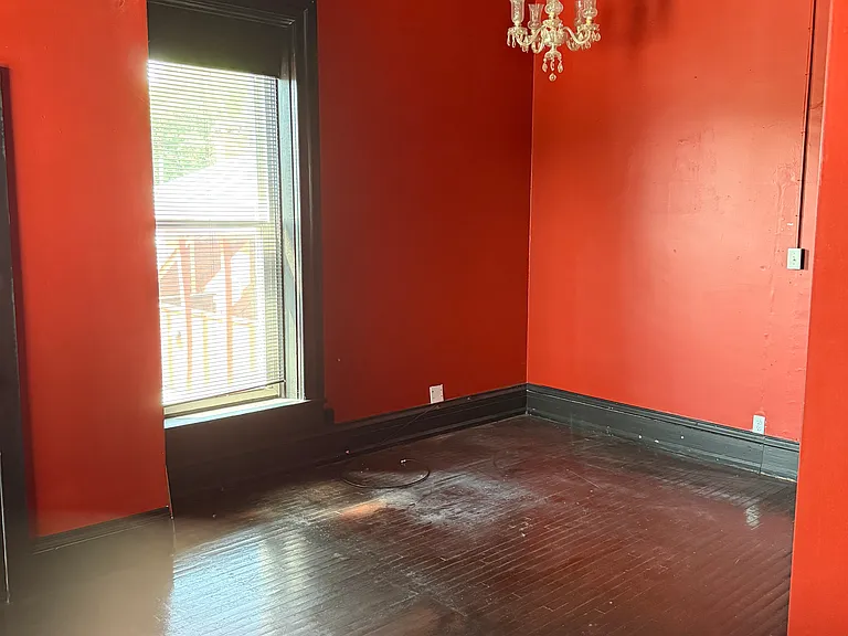 625 N Limestone St — Photo 6