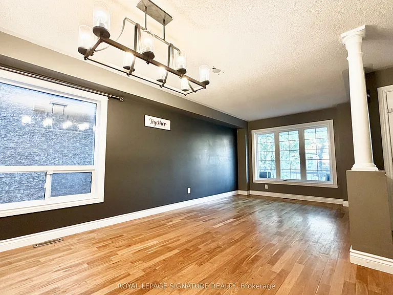 584 Shaftsbury St — Photo 2