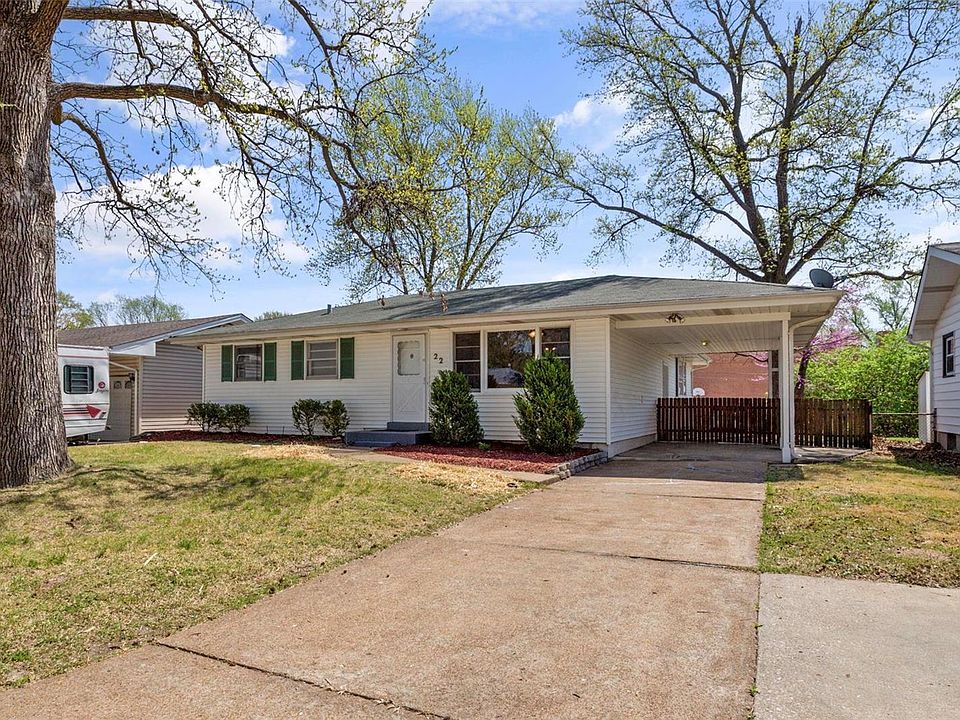 1st image of 22 Manor Dr