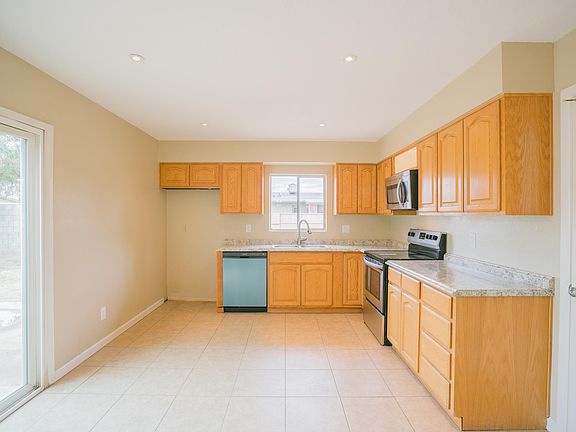 2nd image of 4802 W Altadena Ave