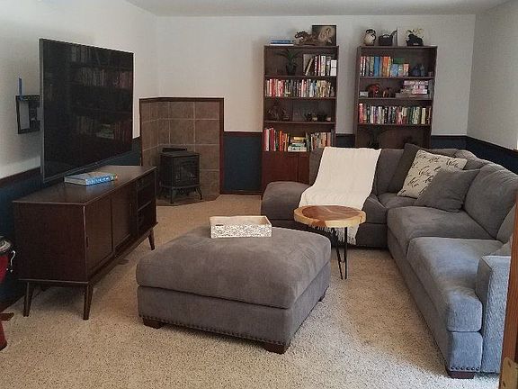 4th image of 697 NE Woods Pl