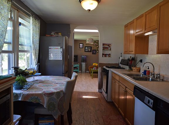 4th image of 78 Alameda Dr