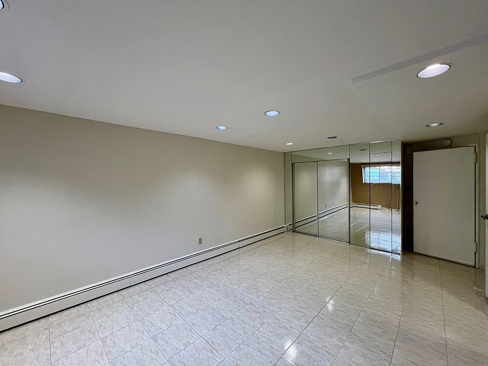 Building Photo 4