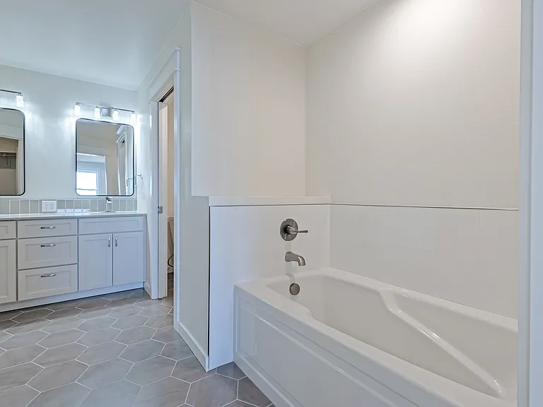 13636 Redwood Way NW — Photo 21