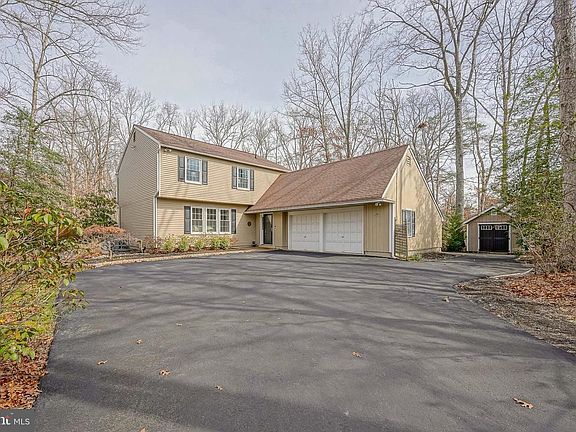 2nd image of 146 Meetinghouse Ln