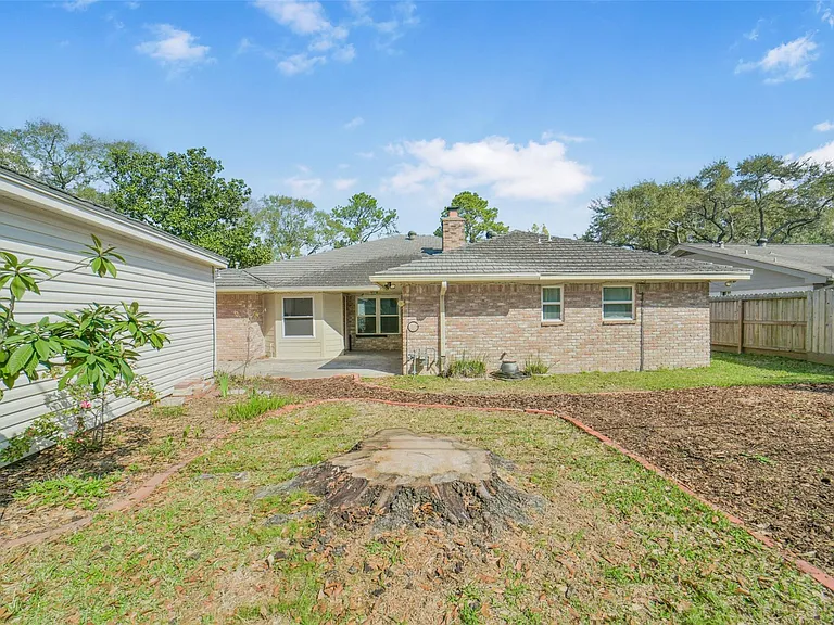 8415 Braesdale Ln — Photo 31