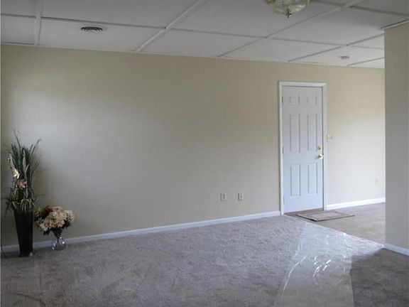 5th image of 1309 Riverbend Blvd