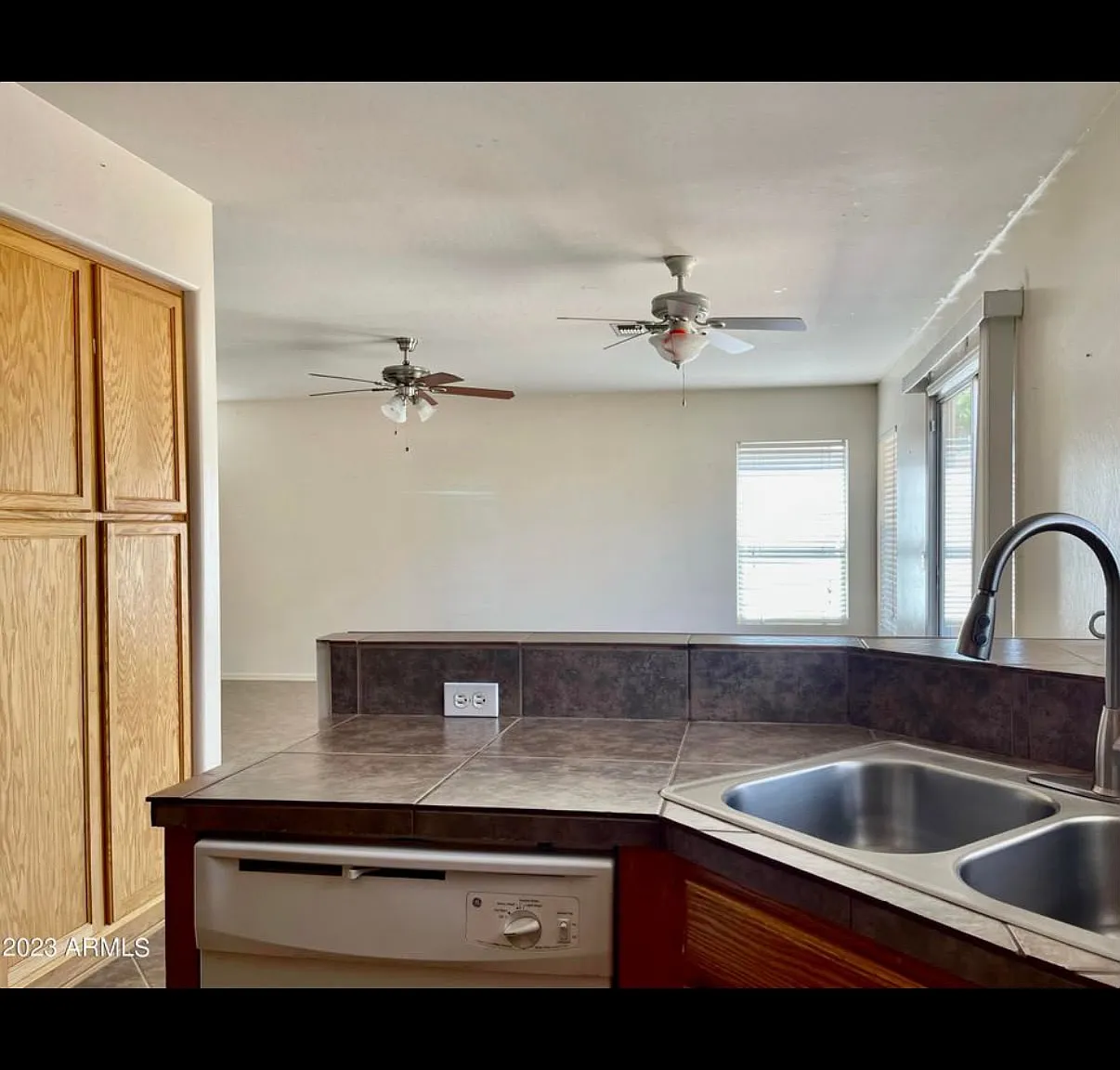 4 bed, 1832 sqft, $2,500 — Photo 3