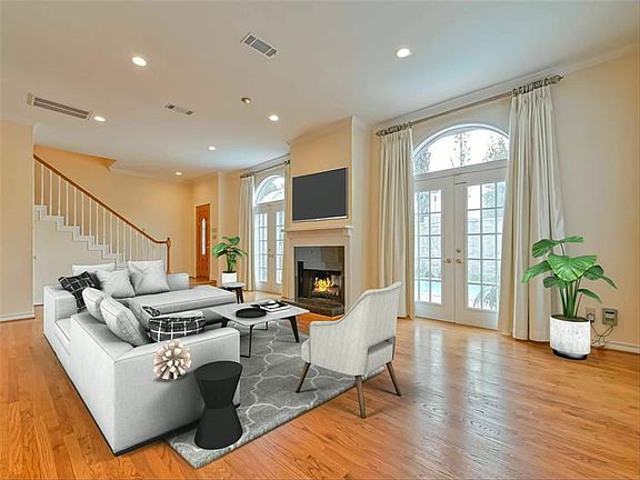2nd image of 2310 Nantucket Dr