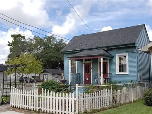423 10th St, Gretna, LA 70053
