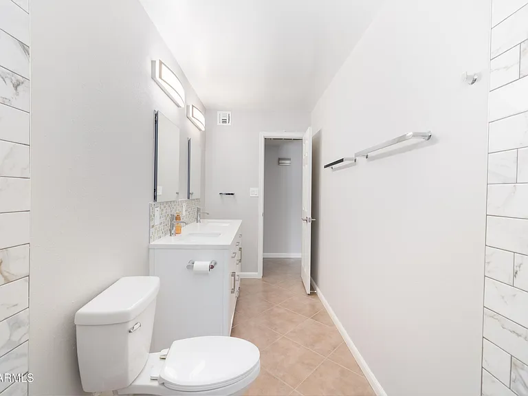8643 E Palo Verde Dr — Photo 11