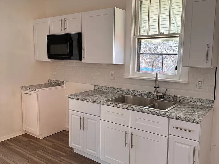 534 S Oakland Ave — Photo 5