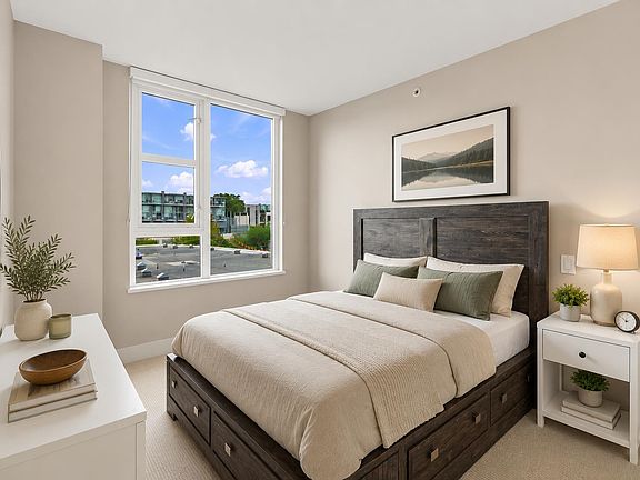 5th image of 538 W 7th Ave #705