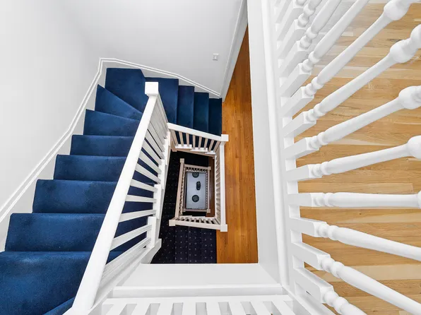 152 East 63rd Street image 8 of 22