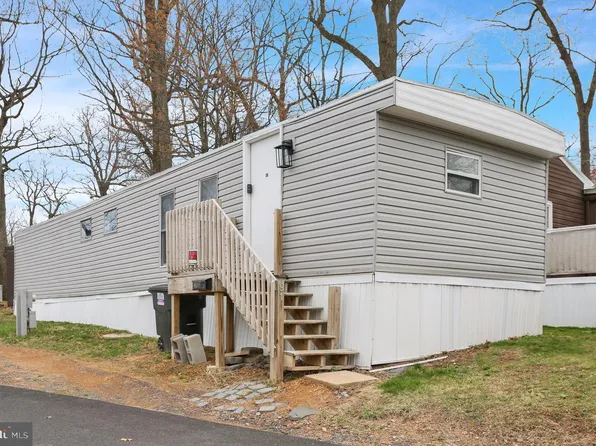 91 Lower Loop Rd, Leesport, PA 19533