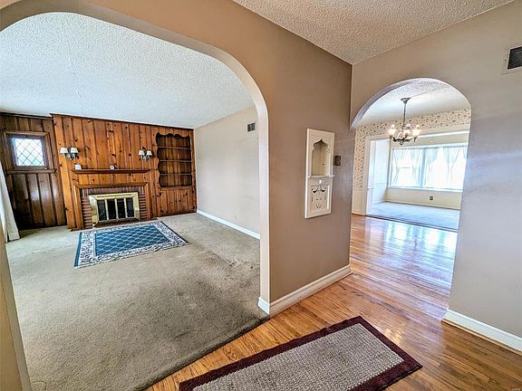 3rd image of 11943 Lombardy Ln