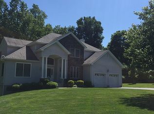 54 Travis Rd, Baldwin Place, NY 10505