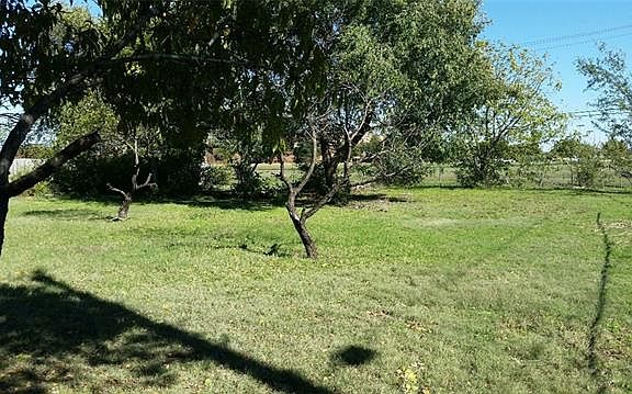 3rd image of 461 Ashley Ln