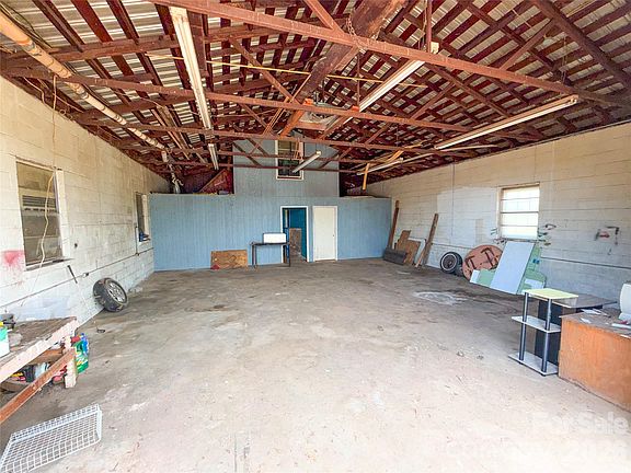 4th image of 3895 Needmore Rd