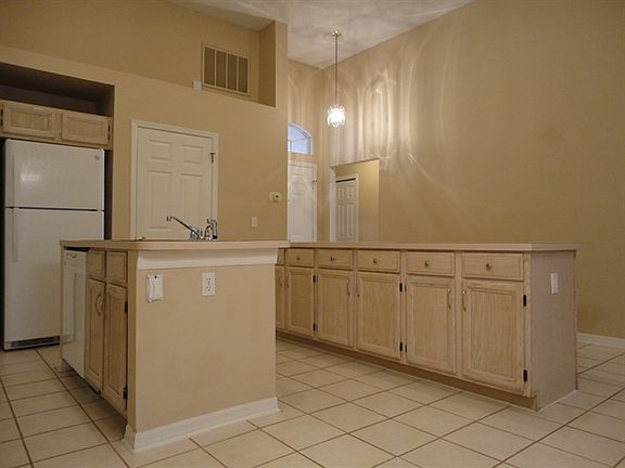 5th image of 2324 Kenwick Dr