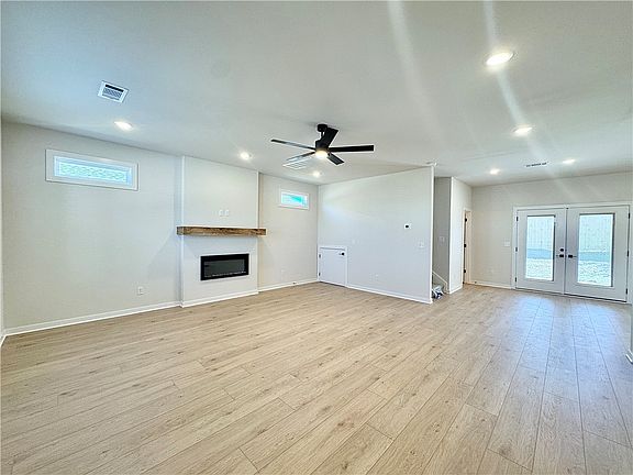 2nd image of 2669 Relaxation Ave