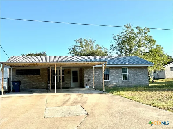 422 W Franklin St, Goliad, TX 77963