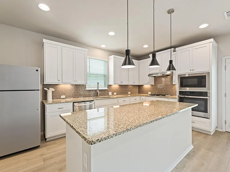 310 Rimrock Ct — Photo 13