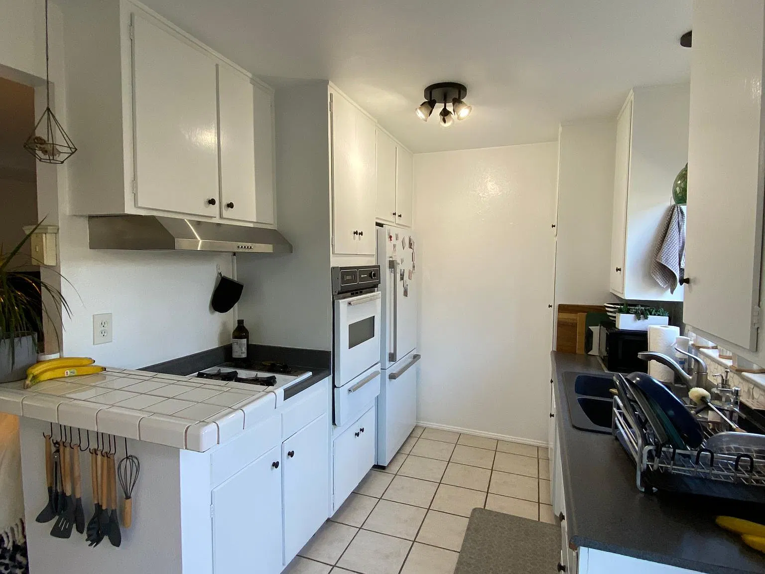 2 bed, 1.5 bath, 1100 sqft, $3,400 — Photo 4